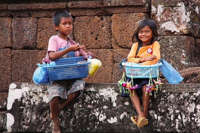 Children in Angkor Wat