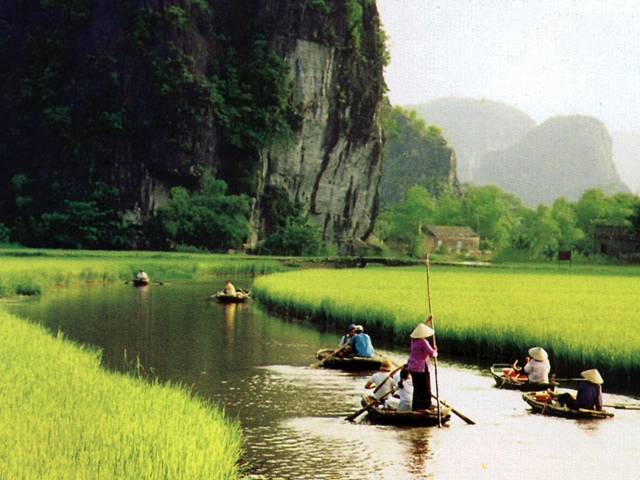 Boating in Ninh Binh