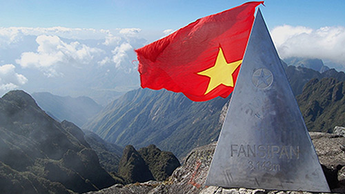 Contemplate spectacular view from the top of Indochina - Fansipan