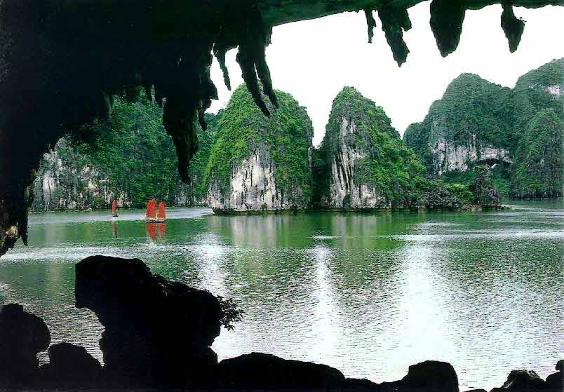 Dau Go Cave Entrance