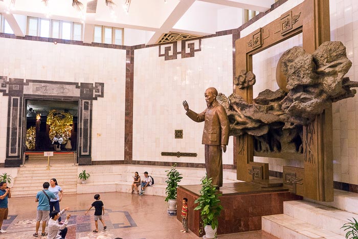 Visiting Ho Chi Minh Museum, tourists can have a closer insight into the tough life of Vietnam’s beloved founding father.