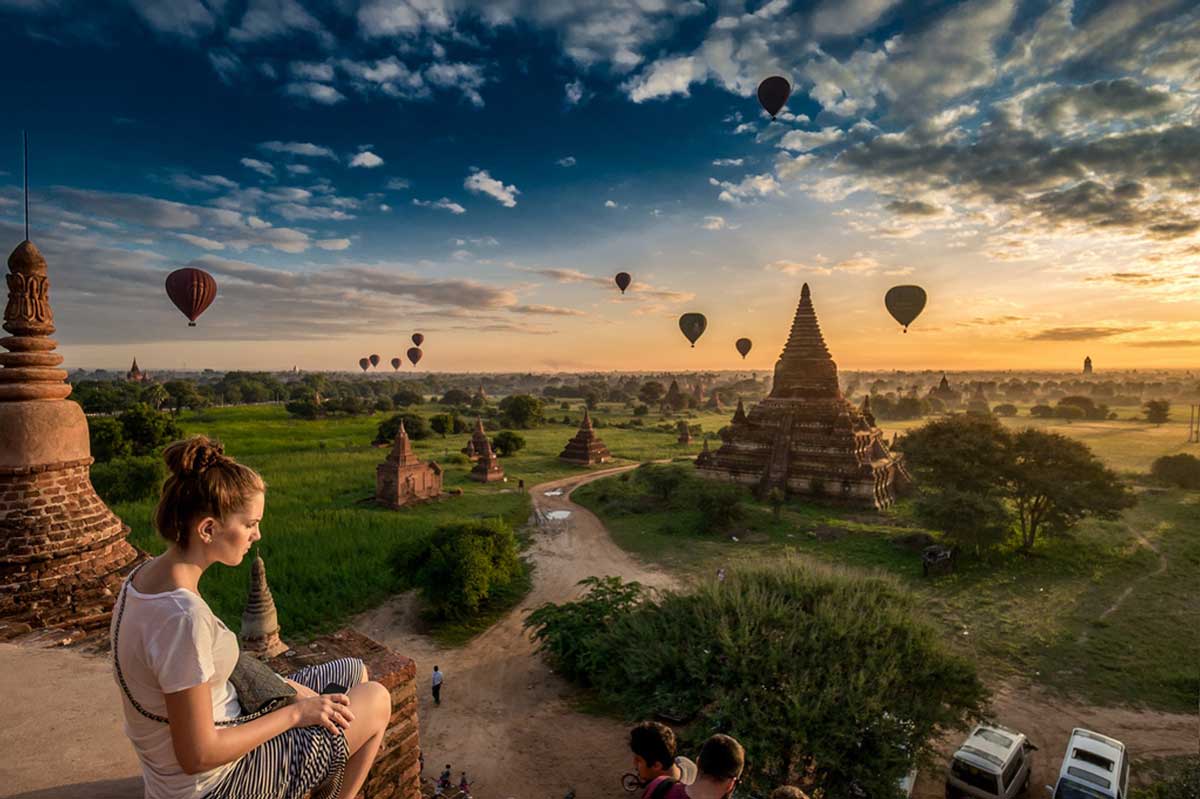 myanmar-burma-air-ballooning-over-bagan