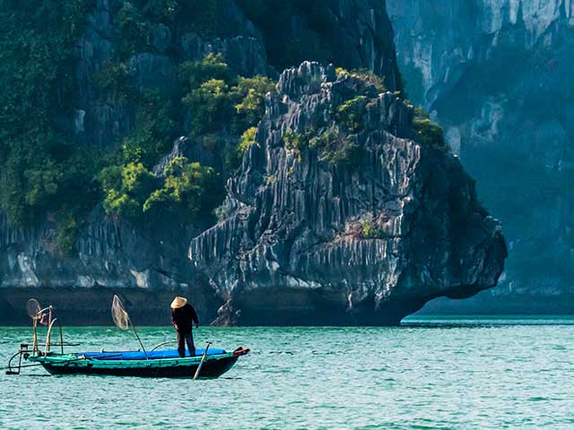 Navigate top 10 famous bays in Vietnam can’t be lack in your Vietnam tour
