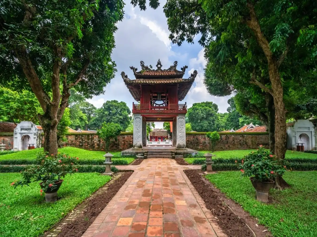 Everything about Temple of Literature - a precious heritage of Hanoi