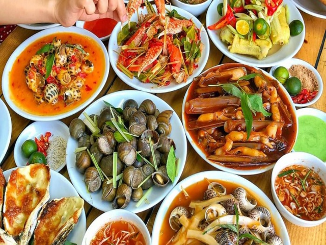 Food tour of Hai Phong with a list of must-try foods