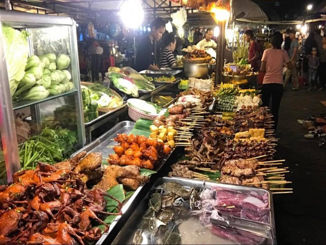 Phnom Penh street food tour : Top street food that makes young people crazy