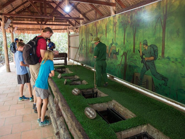 Day Trip To Tay Ninh Holysee And Cu Chi Tunnel